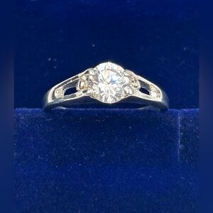 Vintage Cubic Zirconia 1 Ct Silvertone Womens Ring Size 6.5